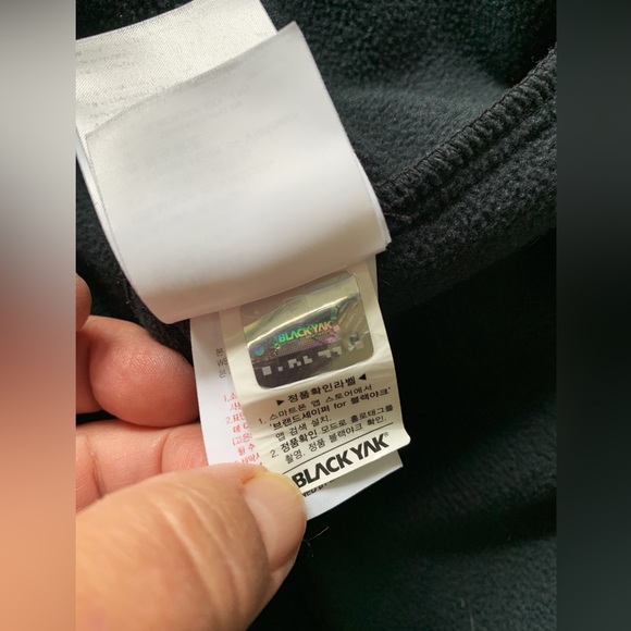 Black Yak W Betizu black Hoody. Women’s size medium. - Picture 5 of 9